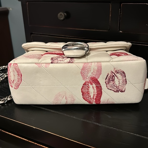 Coach Tabby Shoulder Bag 20 With Quilting And Lip Print - Picture 3 of 8